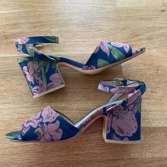Satin floral heels with ankle strap - Picture 3 of 4